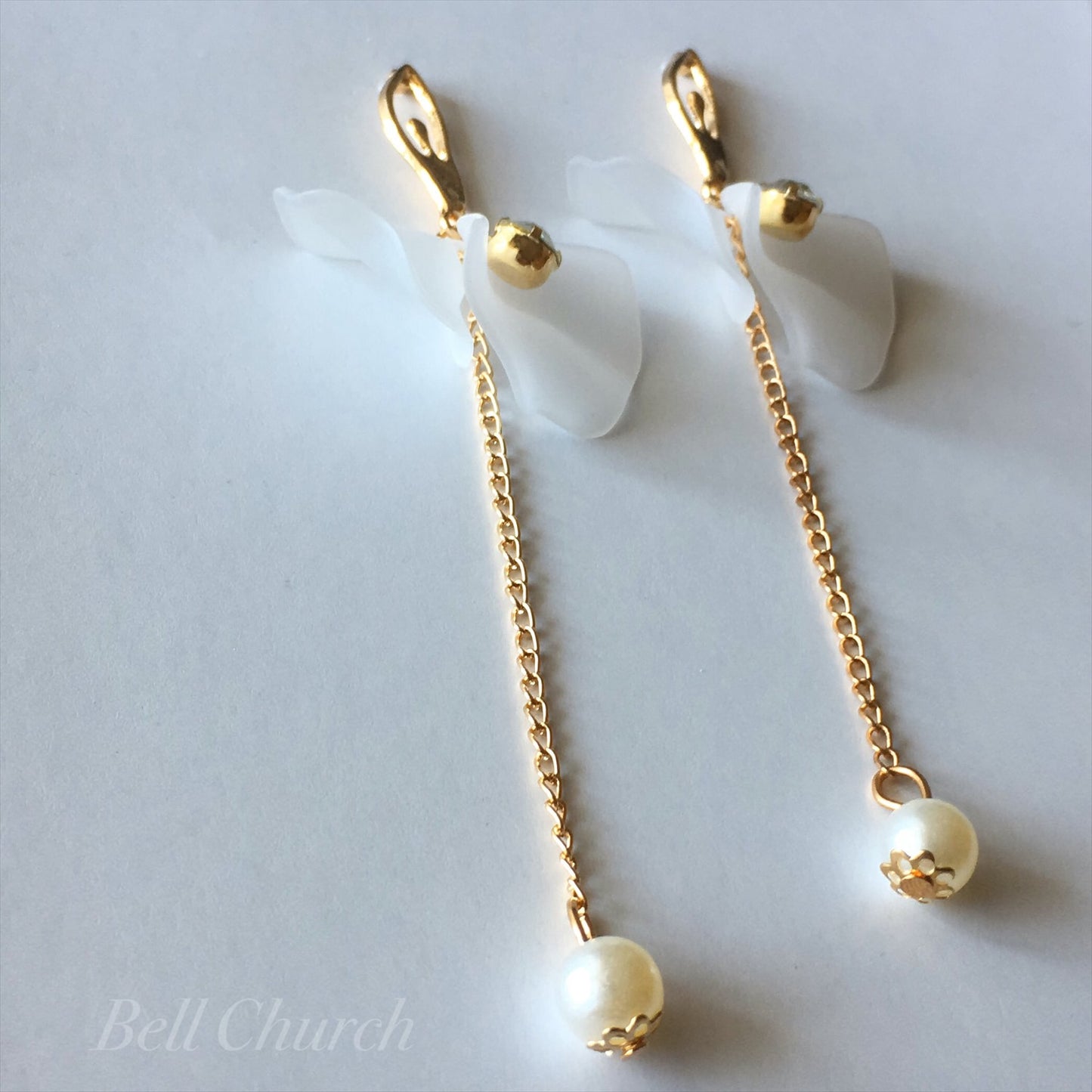 ウェディングピアス　イヤリング |お花モチーフ｜パール キュービックジルコニア｜ホワイト×ゴールド (BC-E46)【結婚式　アクセサリー　ピアス　イヤリング】