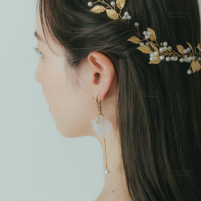 ウェディングピアス　イヤリング |お花モチーフ｜パール キュービックジルコニア｜ホワイト×ゴールド (BC-E46)【結婚式　アクセサリー　ピアス　イヤリング】