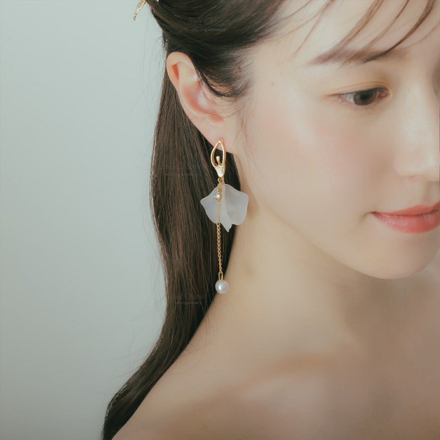ウェディングピアス　イヤリング |お花モチーフ｜パール キュービックジルコニア｜ホワイト×ゴールド (BC-E46)【結婚式　アクセサリー　ピアス　イヤリング】