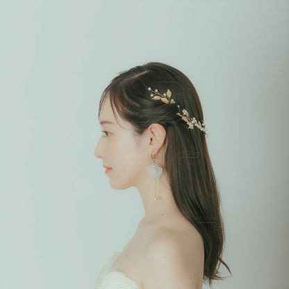 ウェディングピアス　イヤリング |お花モチーフ｜パール キュービックジルコニア｜ホワイト×ゴールド (BC-E46)【結婚式　アクセサリー　ピアス　イヤリング】