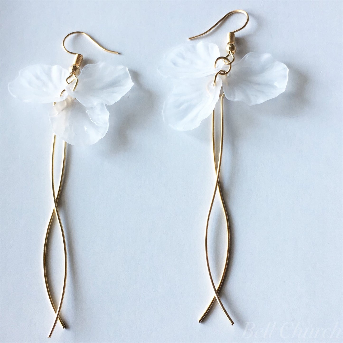 ウェディングピアス　イヤリング |お花モチーフ｜ホワイト×ゴールド (BC-E47)【結婚式　アクセサリー　ピアス　イヤリング】