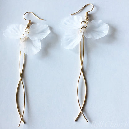 ウェディングピアス　イヤリング |お花モチーフ｜ホワイト×ゴールド (BC-E47)【結婚式　アクセサリー　ピアス　イヤリング】