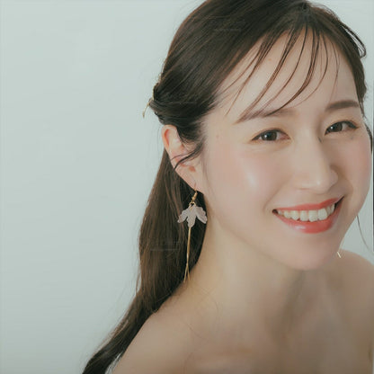 ウェディングピアス　イヤリング |お花モチーフ｜ホワイト×ゴールド (BC-E47)【結婚式　アクセサリー　ピアス　イヤリング】