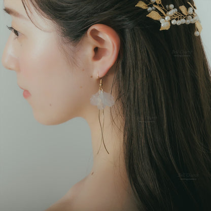 ウェディングピアス　イヤリング |お花モチーフ｜ホワイト×ゴールド (BC-E47)【結婚式　アクセサリー　ピアス　イヤリング】