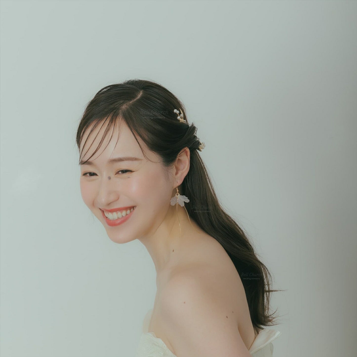 ウェディングピアス　イヤリング |お花モチーフ｜ホワイト×ゴールド (BC-E47)【結婚式　アクセサリー　ピアス　イヤリング】