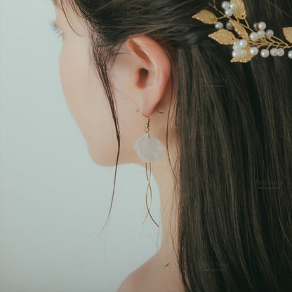 ウェディングピアス　イヤリング |お花モチーフ｜ホワイト×ゴールド (BC-E47)【結婚式　アクセサリー　ピアス　イヤリング】