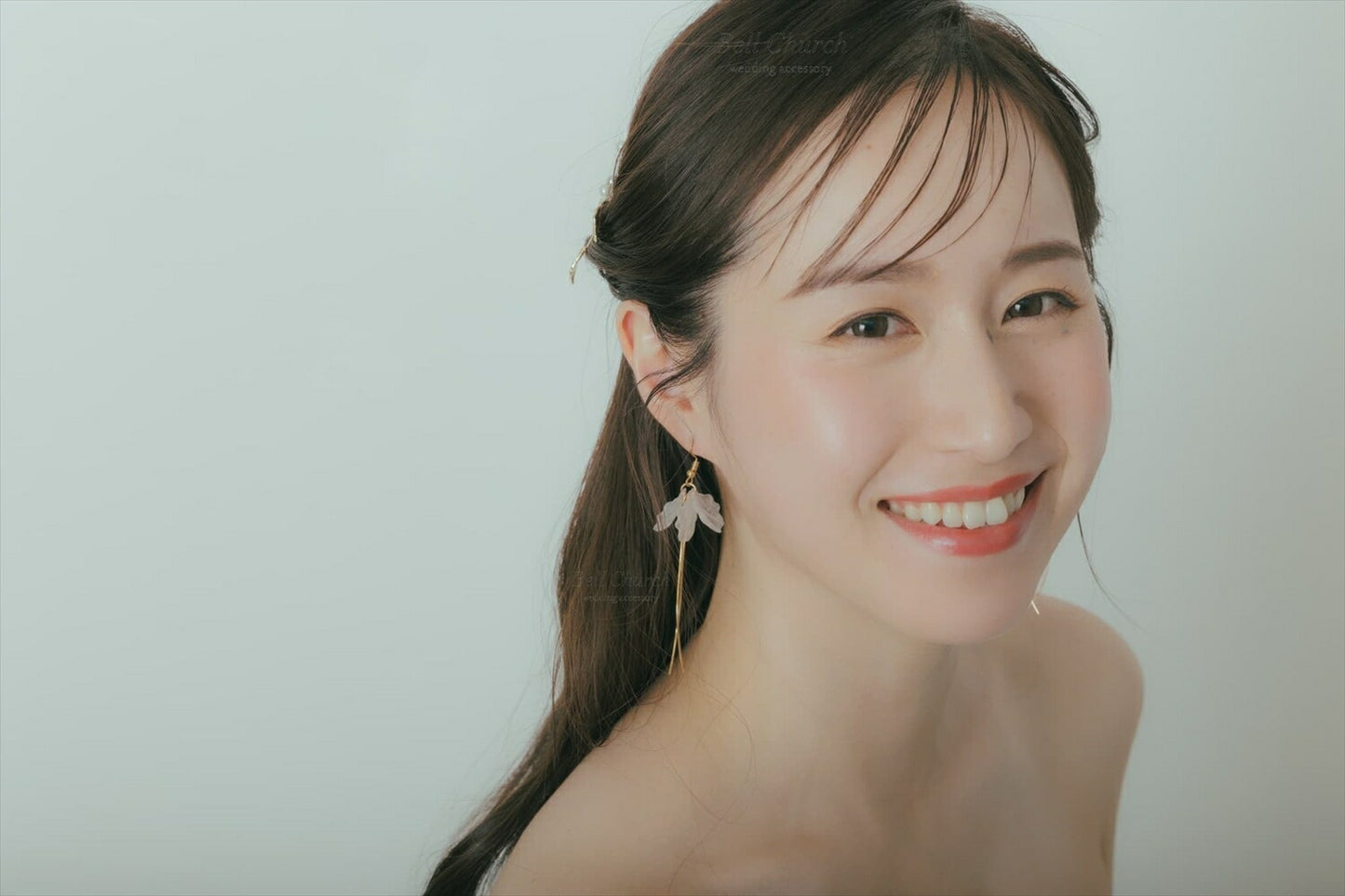 ウェディングピアス　イヤリング |お花モチーフ｜ホワイト×ゴールド (BC-E47)【結婚式　アクセサリー　ピアス　イヤリング】