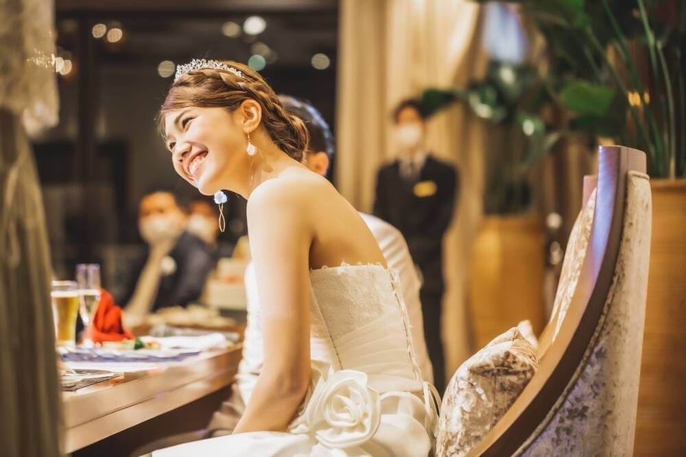 ウェディングピアス　イヤリング |お花モチーフ｜ホワイト×ゴールド (BC-E47)【結婚式　アクセサリー　ピアス　イヤリング】