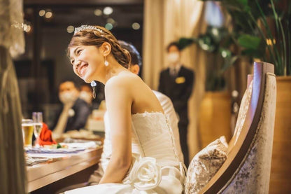 ウェディングピアス　イヤリング |お花モチーフ｜ホワイト×ゴールド (BC-E47)【結婚式　アクセサリー　ピアス　イヤリング】