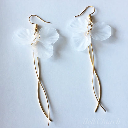 ウェディングピアス　イヤリング |お花モチーフ｜ホワイト×ゴールド (BC-E47)【結婚式　アクセサリー　ピアス　イヤリング】