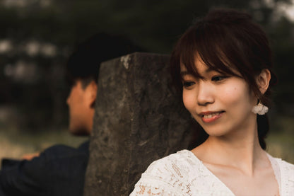 ウェディングピアス　イヤリング |お花モチーフ｜パール ｜ホワイト×ゴールド (BC-E48)【結婚式　アクセサリー　ピアス　イヤリング】