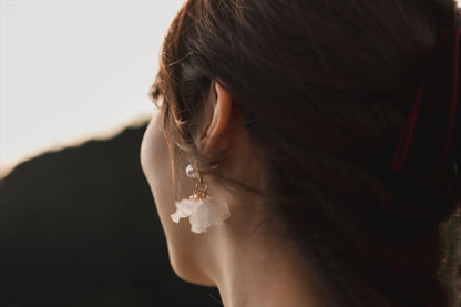 ウェディングピアス　イヤリング |お花モチーフ｜パール ｜ホワイト×ゴールド (BC-E48)【結婚式　アクセサリー　ピアス　イヤリング】