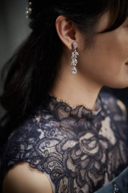 ブライダルピアス　イヤリング |キュービックジルコニア クリスタル｜シルバー (BC-E49)【結婚式　アクセサリー　ピアス　イヤリング】