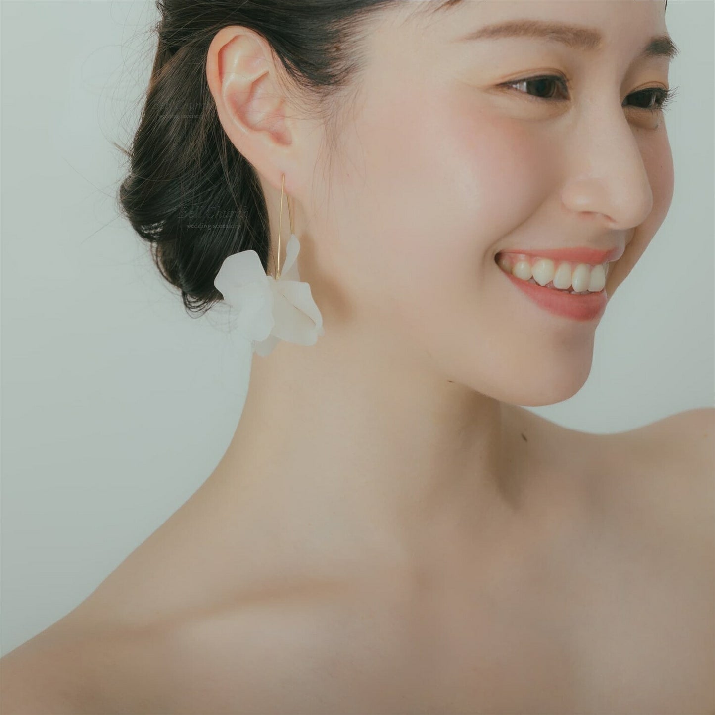 ピアス | お花モチーフ | ホワイト×ゴールド | (BC-E59)【結婚式　アクセサリー　ピアス】