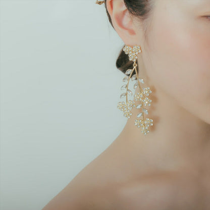 ピアス　イヤリング | ジルコニア | お花モチーフ | ゴールド | (BC-E70)【結婚式　アクセサリー　ピアス　イヤリング】