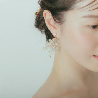 ピアス　イヤリング | 小枝アクセサリー | ジルコニア | お花モチーフ | ゴールド | (BC-E72)【結婚式　アクセサリー　ピアス　イヤリング】