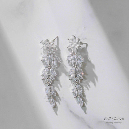 ピアス　イヤリング | キュービックジルコニア | お花モチーフ | シルバー | (BC-E74)【結婚式　アクセサリー　ピアス　イヤリング】