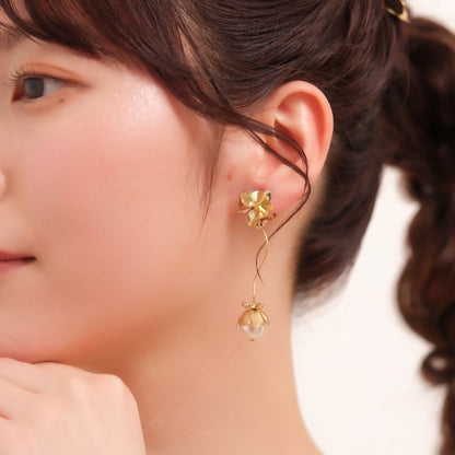 ウェディング ピアス イヤリング｜ニッケルフリー ロングピアス 揺れる メタル ペタル お花 リーフ パール ニュアンス 金属アレルギー｜ゴールド (BC-E83)【結婚式　アクセサリー　ピアス】