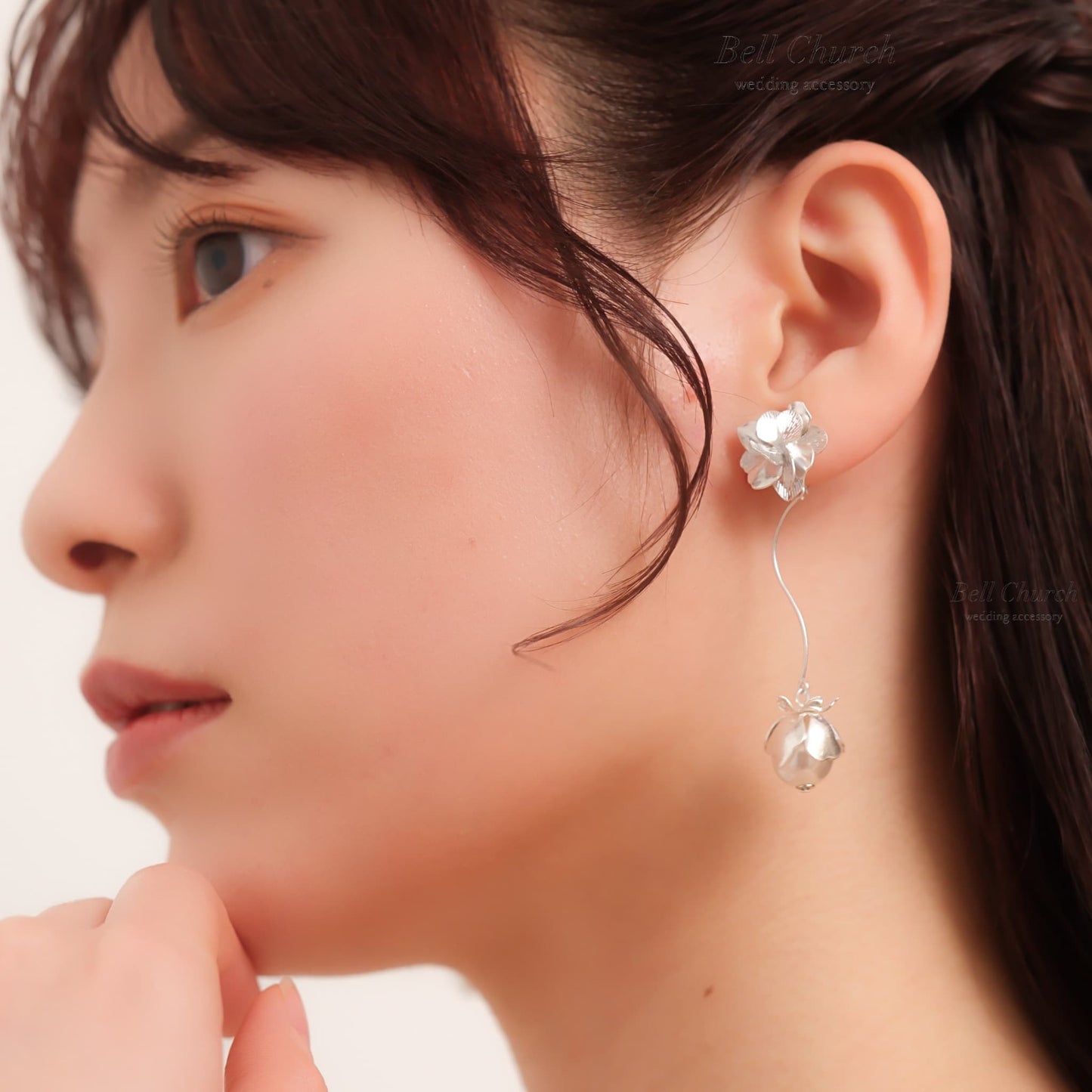 ウェディング ピアス イヤリング｜ニッケルフリー ロングピアス 揺れる メタル ペタル お花 リーフ パール ニュアンス 金属アレルギー (BC-E84)【結婚式　アクセサリー　ピアス】