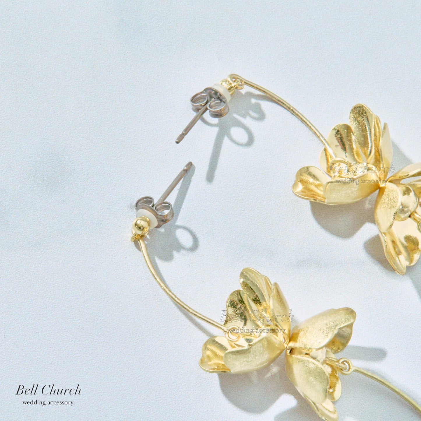 ウェディング ピアス イヤリング｜ニッケルフリー ロングピアス 揺れる メタル ペタル お花 リーフ パール チタンポスト ニュアンス 金属アレルギー｜ゴールド (BC-E85)【結婚式　アクセサリー  ピアス　イヤリング】