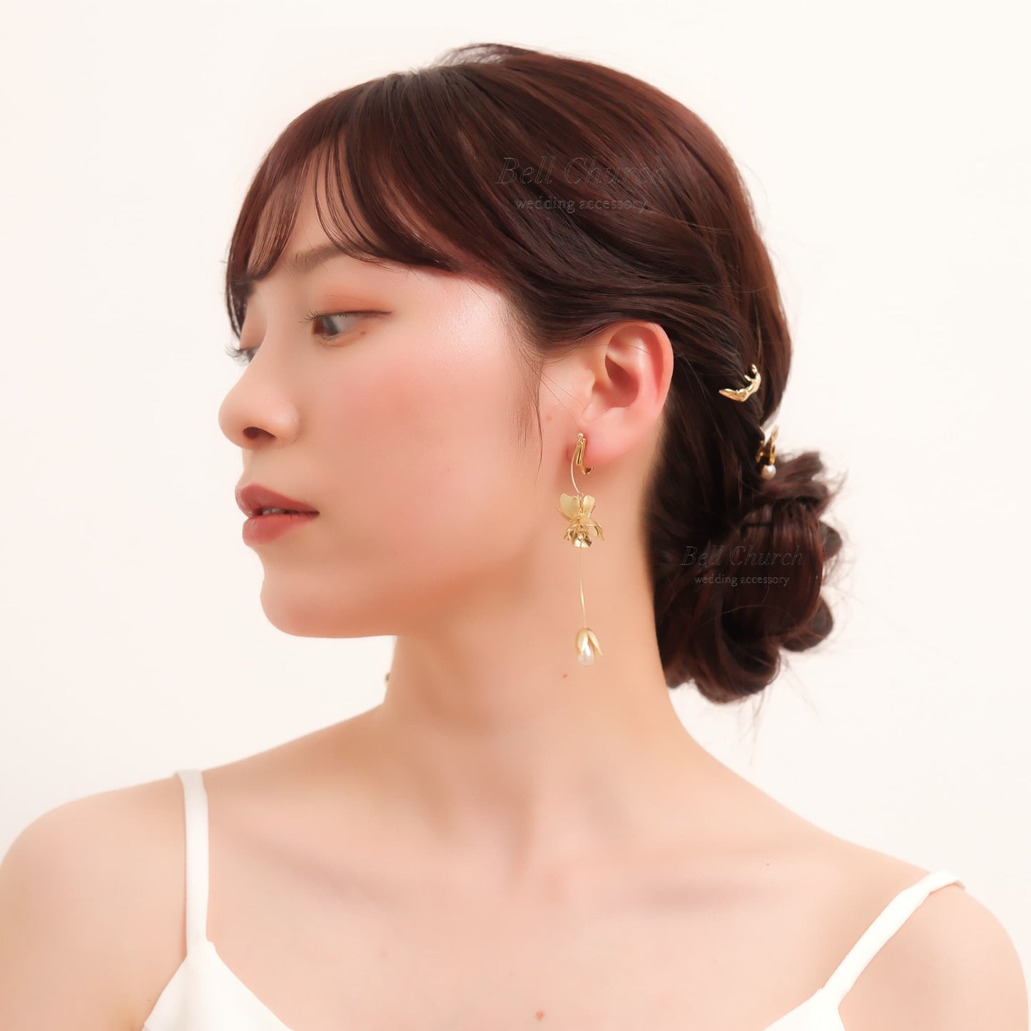 ウェディング ピアス イヤリング｜ニッケルフリー ロングピアス 揺れる メタル ペタル お花 リーフ パール チタンポスト ニュアンス 金属アレルギー｜ゴールド (BC-E85)【結婚式　アクセサリー  ピアス　イヤリング】