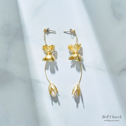 ウェディング ピアス イヤリング｜ニッケルフリー ロングピアス 揺れる メタル ペタル お花 リーフ パール チタンポスト ニュアンス 金属アレルギー｜ゴールド (BC-E85)【結婚式　アクセサリー  ピアス　イヤリング】