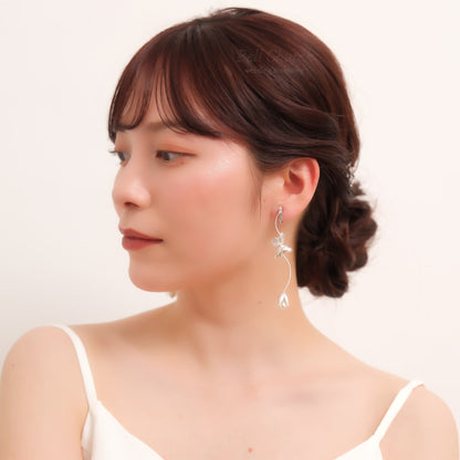 ウェディング ピアス イヤリング｜ニッケルフリー ロングピアス 揺れる メタル ペタル お花 リーフ パール チタンポスト ニュアンス 金属アレルギー｜シルバー (BC-E86)【結婚式　アクセサリー　ピアス　イヤリング】
