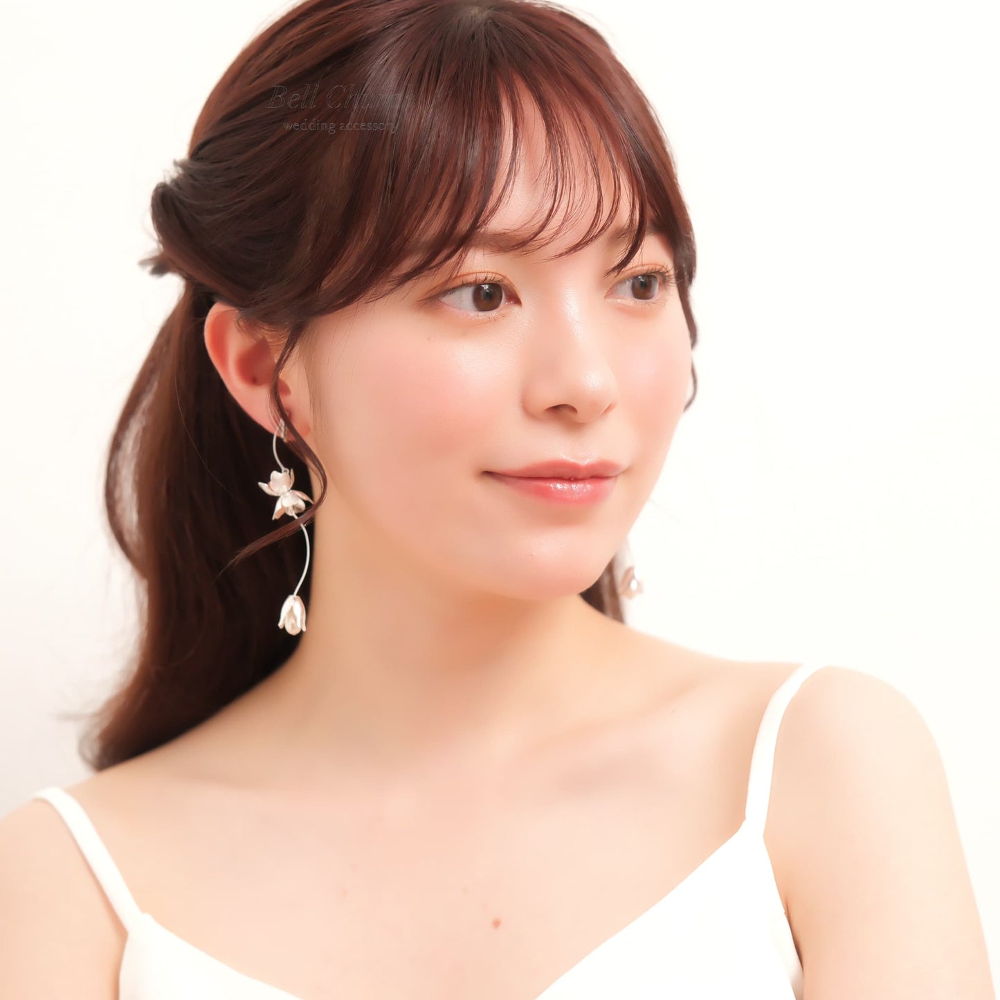 ウェディング ピアス イヤリング｜ニッケルフリー ロングピアス 揺れる メタル ペタル お花 リーフ パール チタンポスト ニュアンス 金属アレルギー｜シルバー (BC-E86)【結婚式　アクセサリー　ピアス　イヤリング】