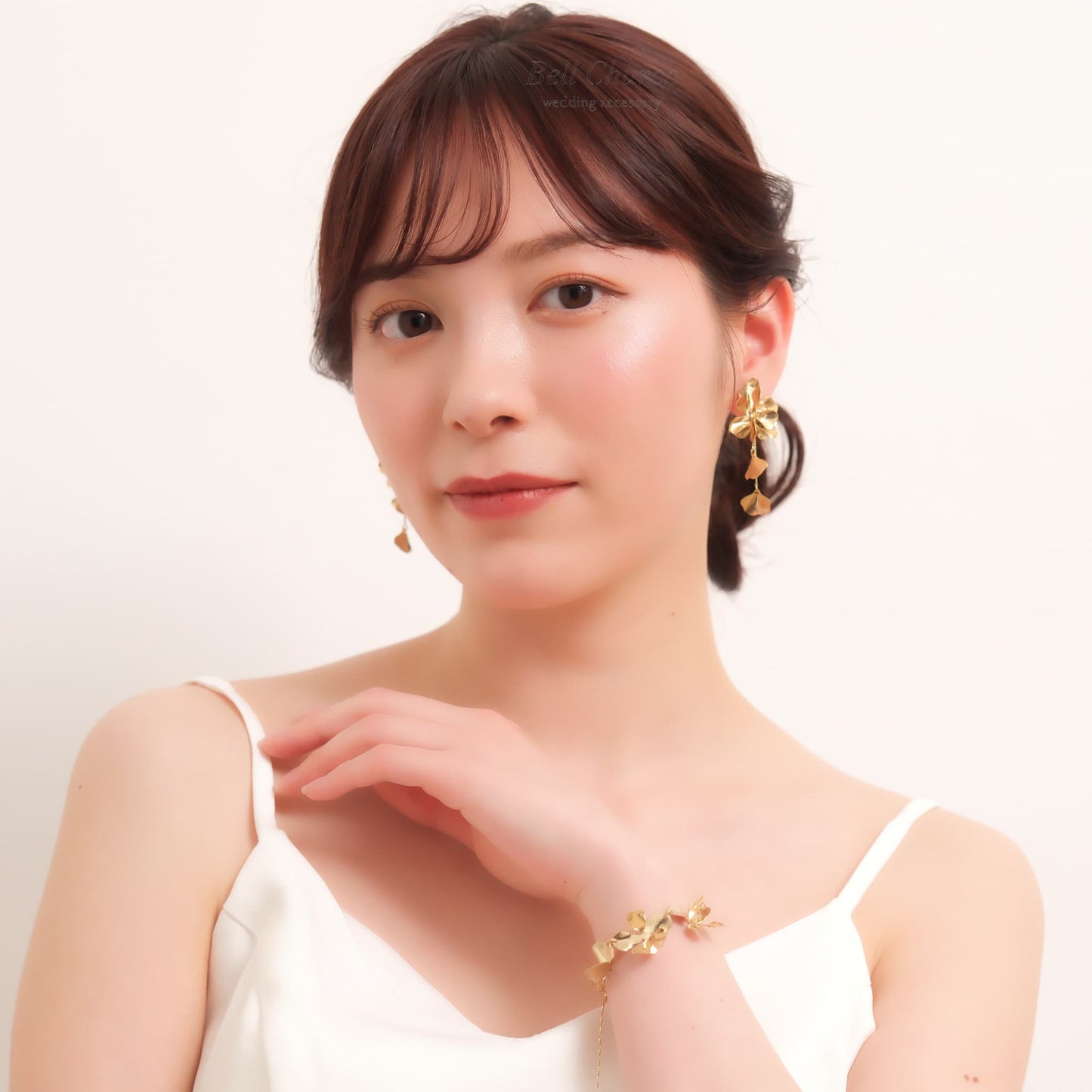 ウェディング ピアス イヤリング｜ニッケルフリー ロングピアス 揺れる メタル チェーン ペタル お花 リーフ チタンポスト ニュアンス 金属アレルギー｜ゴールド (BC-E87)【結婚式　アクセサリー　ピアス　イヤリング】