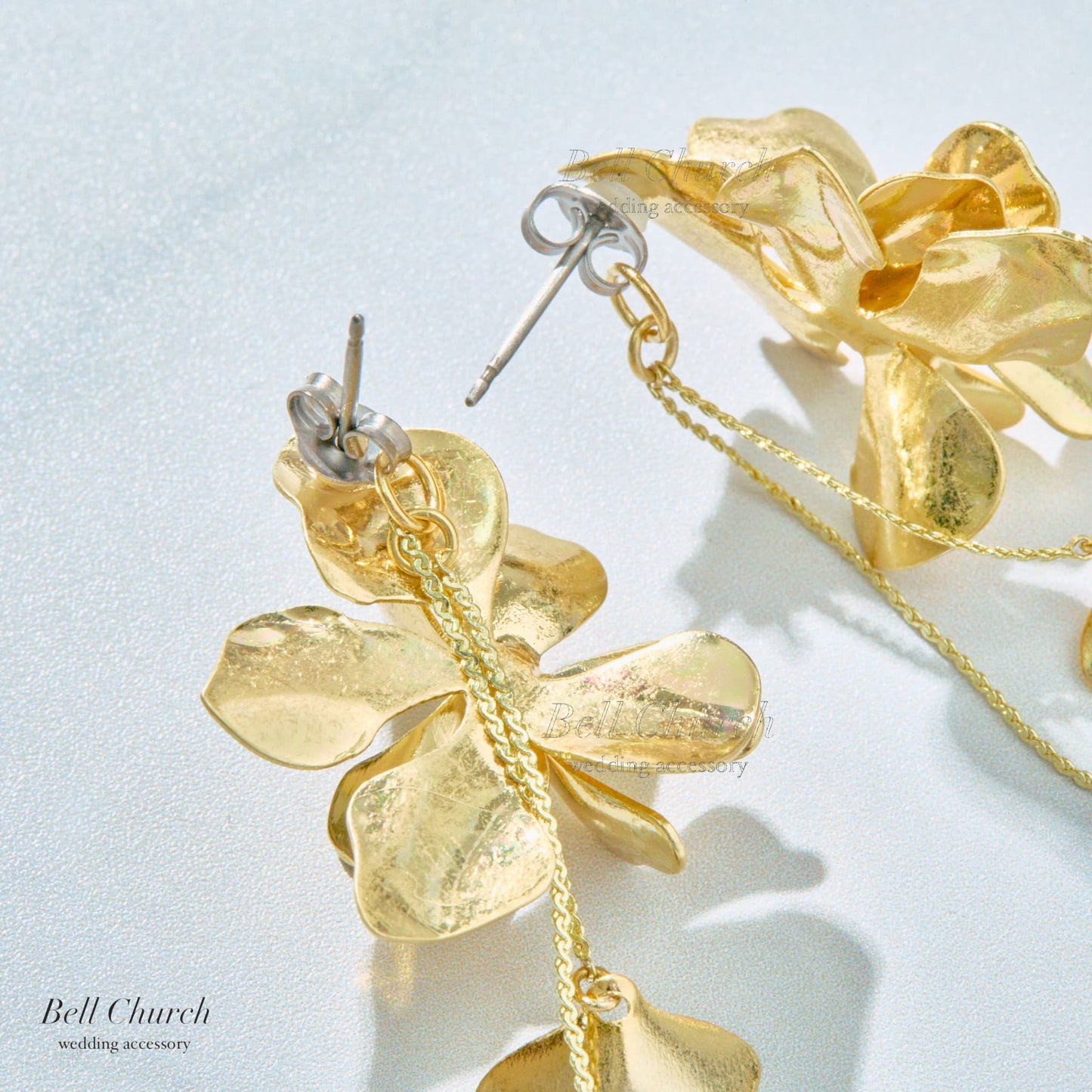 ウェディング ピアス イヤリング｜ニッケルフリー ロングピアス 揺れる メタル チェーン ペタル お花 リーフ チタンポスト ニュアンス 金属アレルギー｜ゴールド (BC-E87)【結婚式　アクセサリー　ピアス　イヤリング】