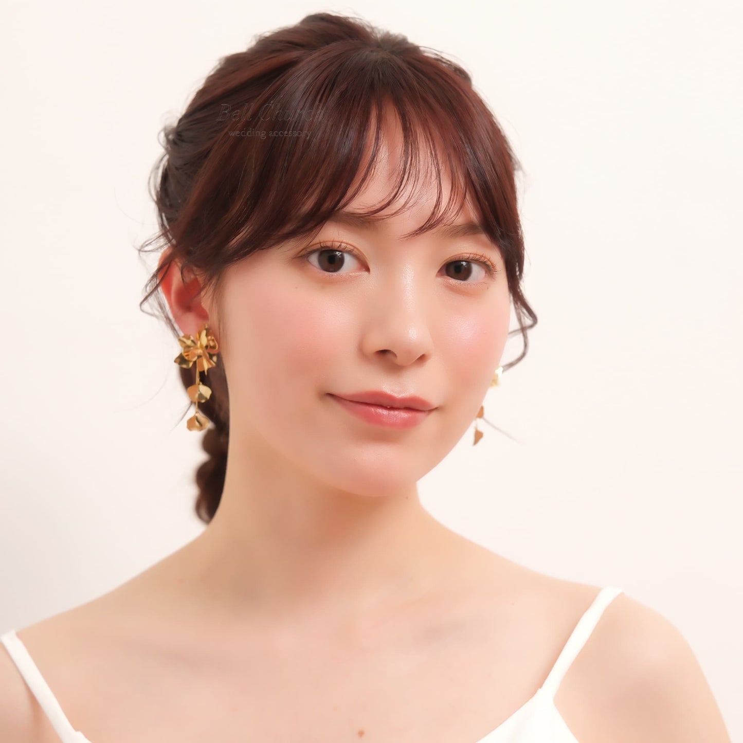 ウェディング ピアス イヤリング｜ニッケルフリー ロングピアス 揺れる メタル チェーン ペタル お花 リーフ チタンポスト ニュアンス 金属アレルギー｜ゴールド (BC-E87)【結婚式　アクセサリー　ピアス　イヤリング】