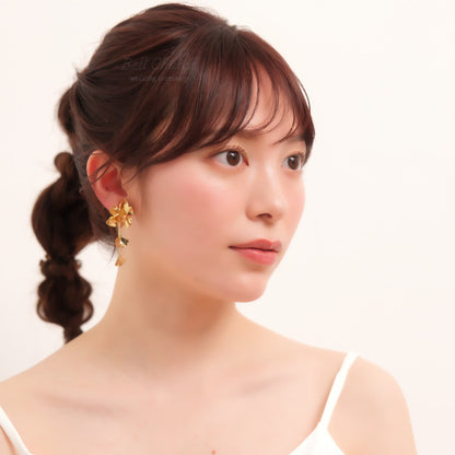 ウェディング ピアス イヤリング｜ニッケルフリー ロングピアス 揺れる メタル チェーン ペタル お花 リーフ チタンポスト ニュアンス 金属アレルギー｜ゴールド (BC-E87)【結婚式　アクセサリー　ピアス　イヤリング】
