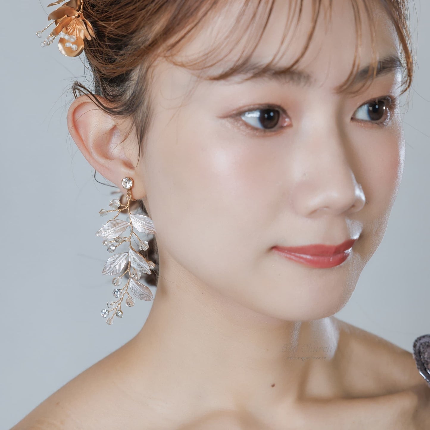 ブライダルピアス イヤリング｜ラインストーン｜葉っぱ リーフモチーフ｜ゴールド(BC-E93)【結婚式　アクセサリー　ピアス　イヤリング】