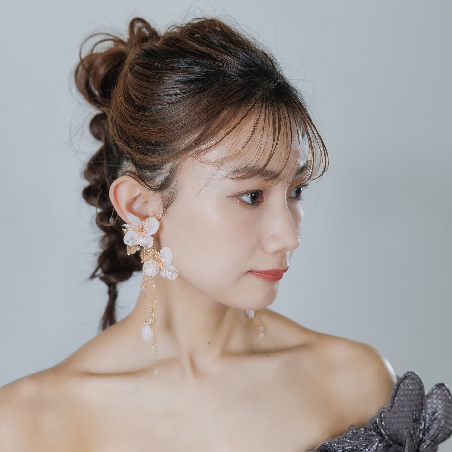 ウェディングピアス イヤリング｜ビーズ ビジュー｜お花 フラワーモチーフ 葉っぱ リーフモチーフ｜ゴールド ピンク(BC-E94)【結婚式　アクセサリー　ピアス　イヤリング】