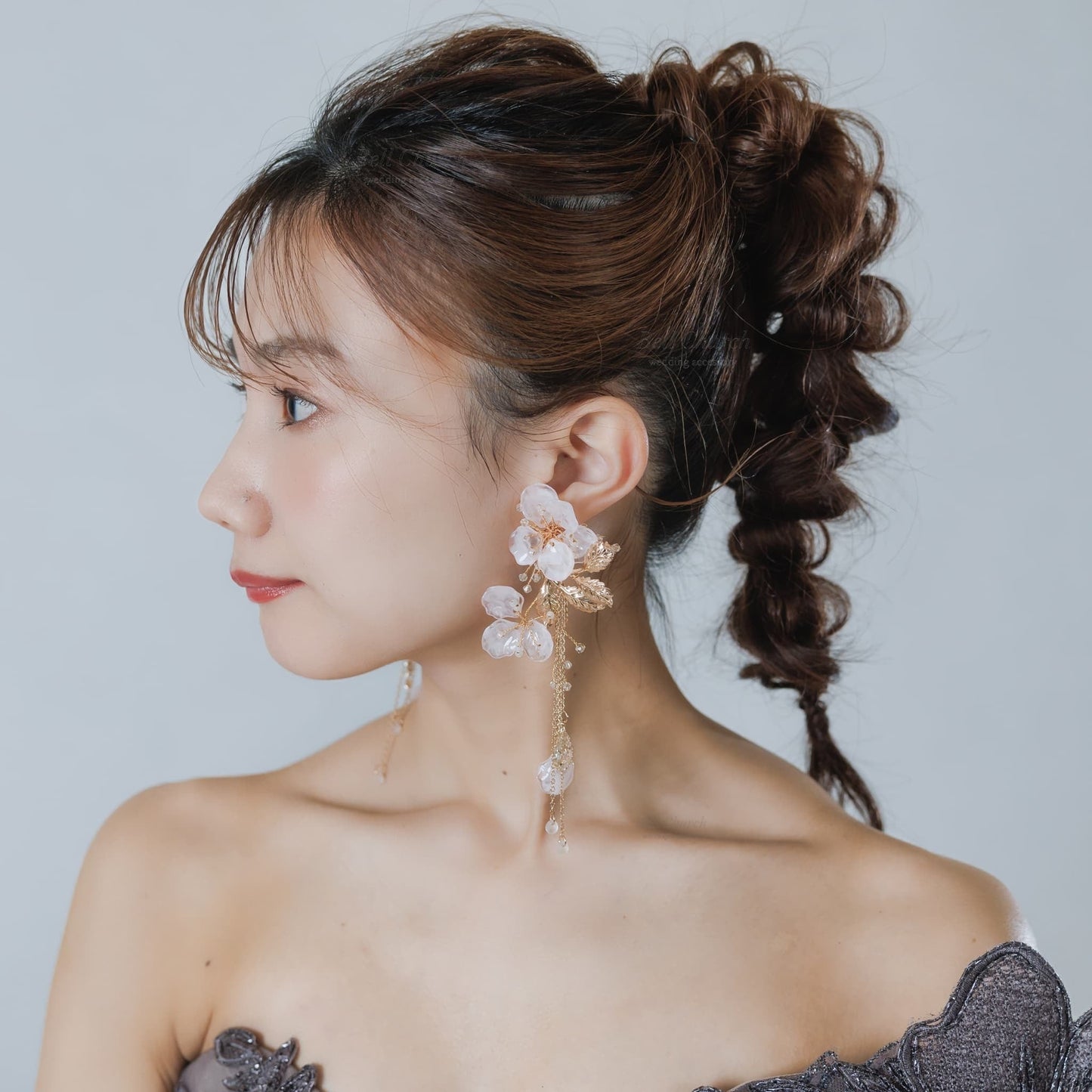 ウェディングピアス イヤリング｜ビーズ ビジュー｜お花 フラワーモチーフ 葉っぱ リーフモチーフ｜ゴールド ピンク(BC-E94)【結婚式　アクセサリー　ピアス　イヤリング】