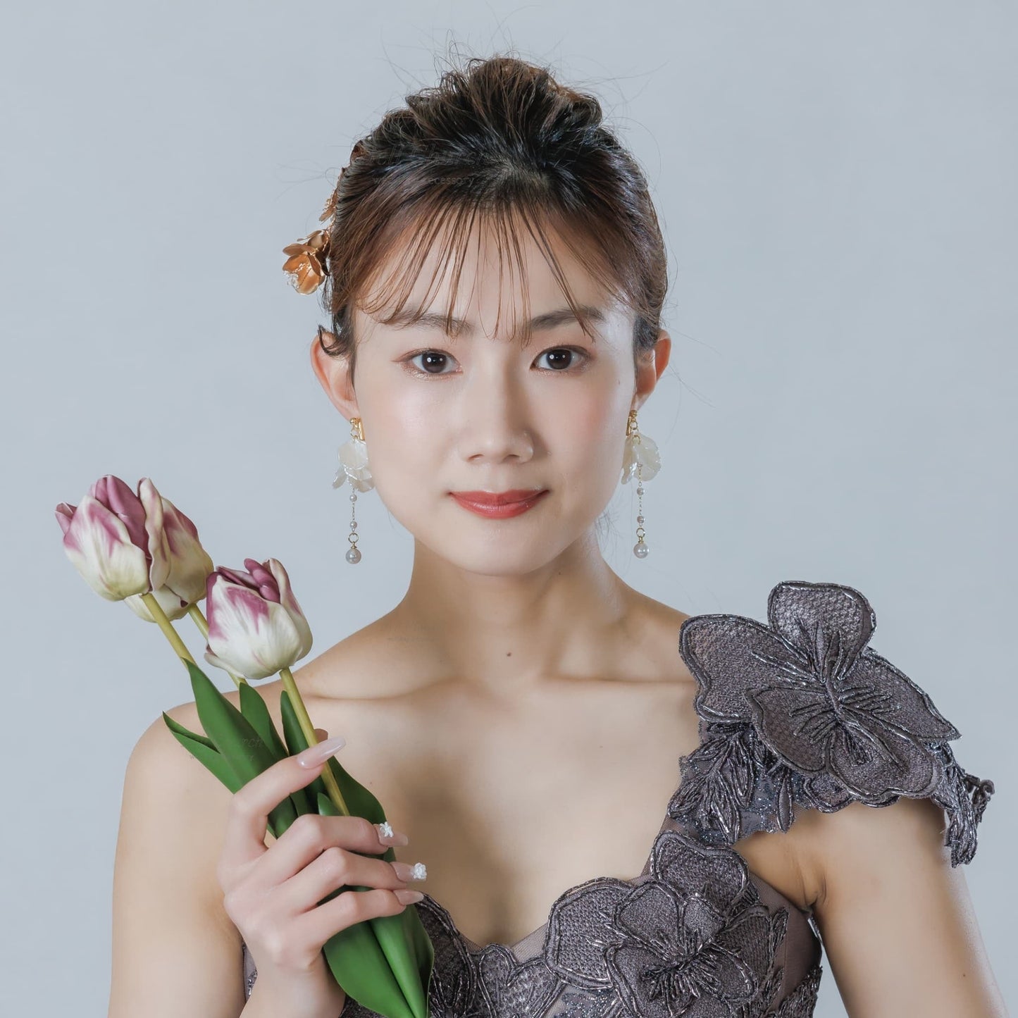 ブライダルピアス イヤリング｜パール｜お花 フラワーモチーフ｜ゴールド×ホワイト(BC-E95)【結婚式　アクセサリー　ピアス　イヤリング】