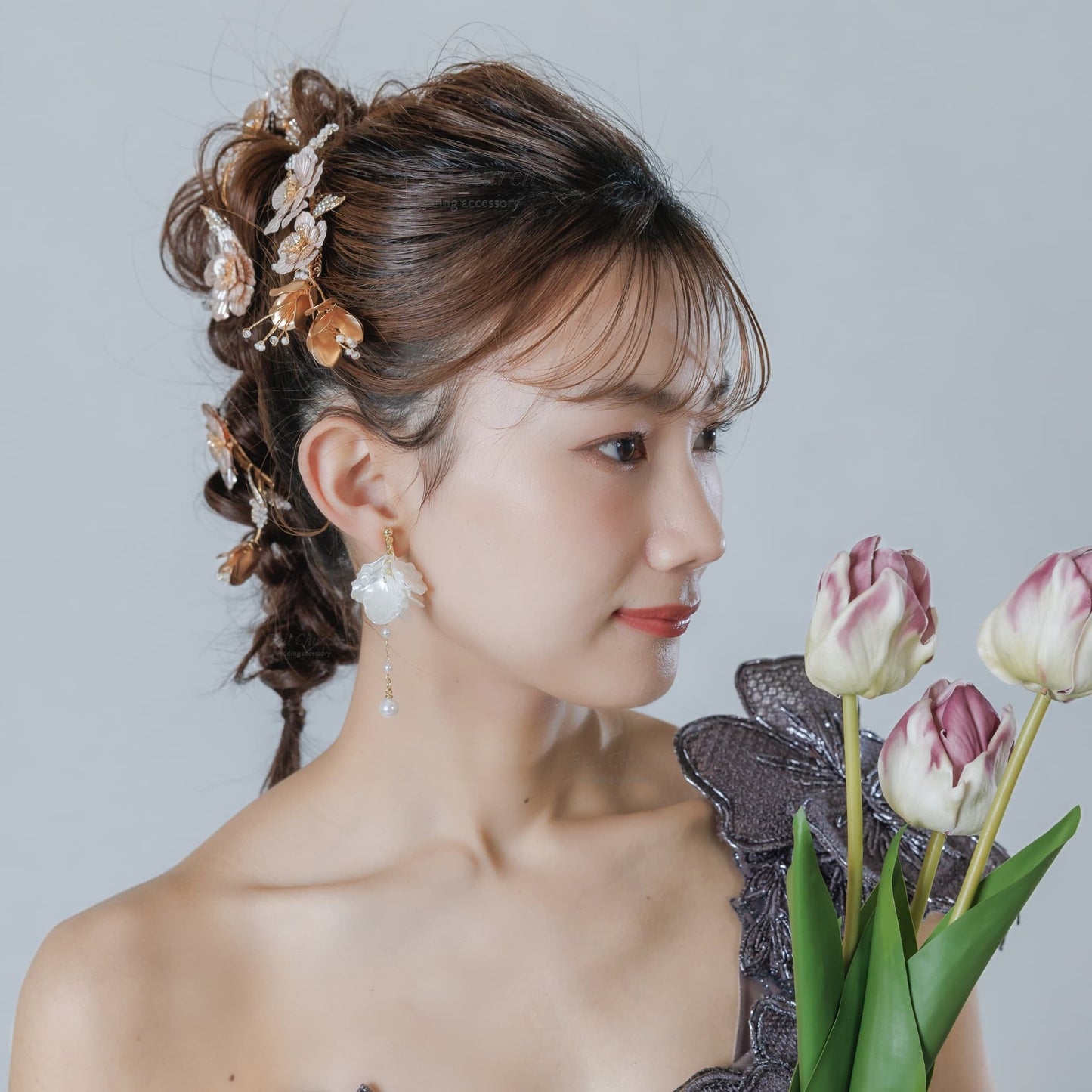 ブライダルピアス イヤリング｜パール｜お花 フラワーモチーフ｜ゴールド×ホワイト(BC-E95)【結婚式　アクセサリー　ピアス　イヤリング】