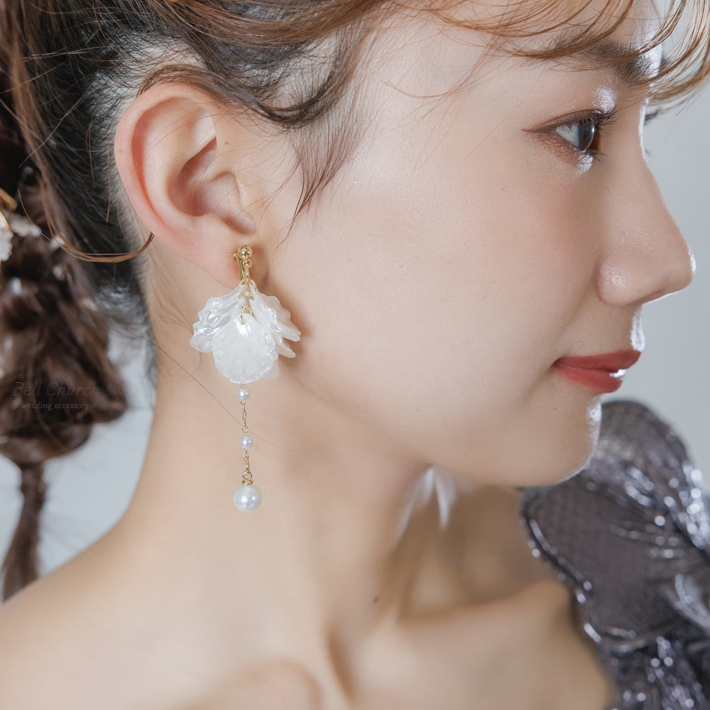 ブライダルピアス イヤリング｜パール｜お花 フラワーモチーフ｜ゴールド×ホワイト(BC-E95)【結婚式　アクセサリー　ピアス　イヤリング】