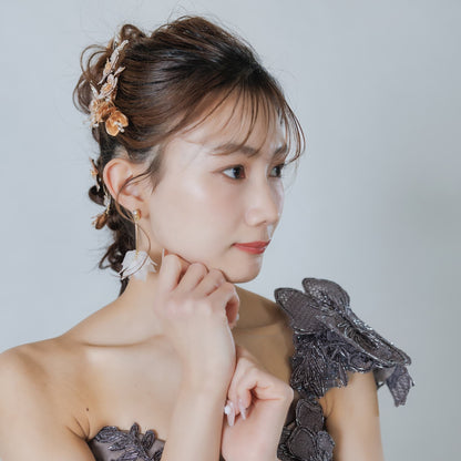 ウエディングピアス イヤリング｜ビジュー｜葉っぱ リーフモチーフ｜ゴールド×ホワイト(BC-E98)【結婚式　アクセサリー　ピアス　イヤリング】