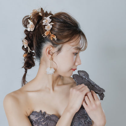 ウエディングピアス イヤリング｜ビジュー｜葉っぱ リーフモチーフ｜ゴールド×ホワイト(BC-E98)【結婚式　アクセサリー　ピアス　イヤリング】