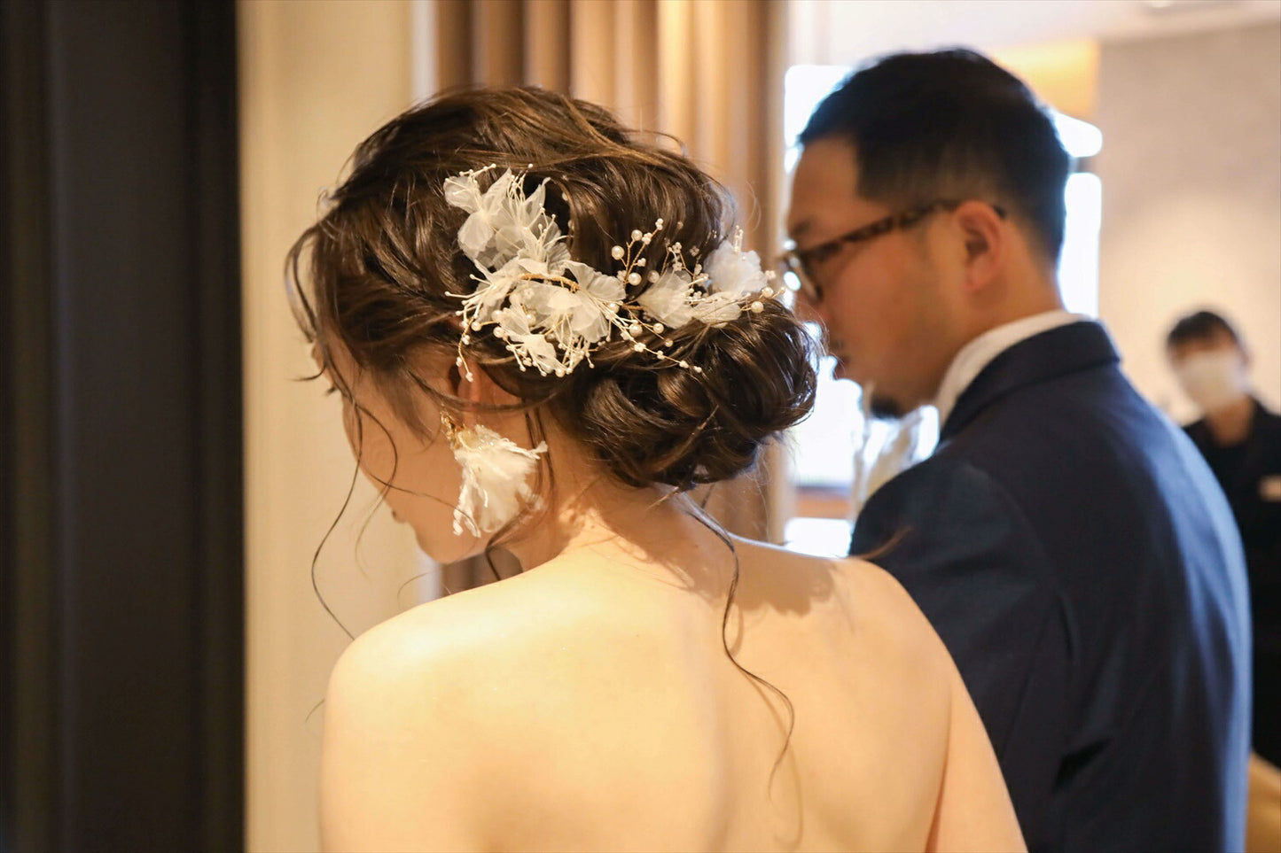 シフォンフラワー パール ヘアアクセサリー｜ホワイト ゴールド (BC-H43)｜ブライダルアクセサリー【結婚式　アクセサリー　ヘッドドレス　ヘアアクセサリー】