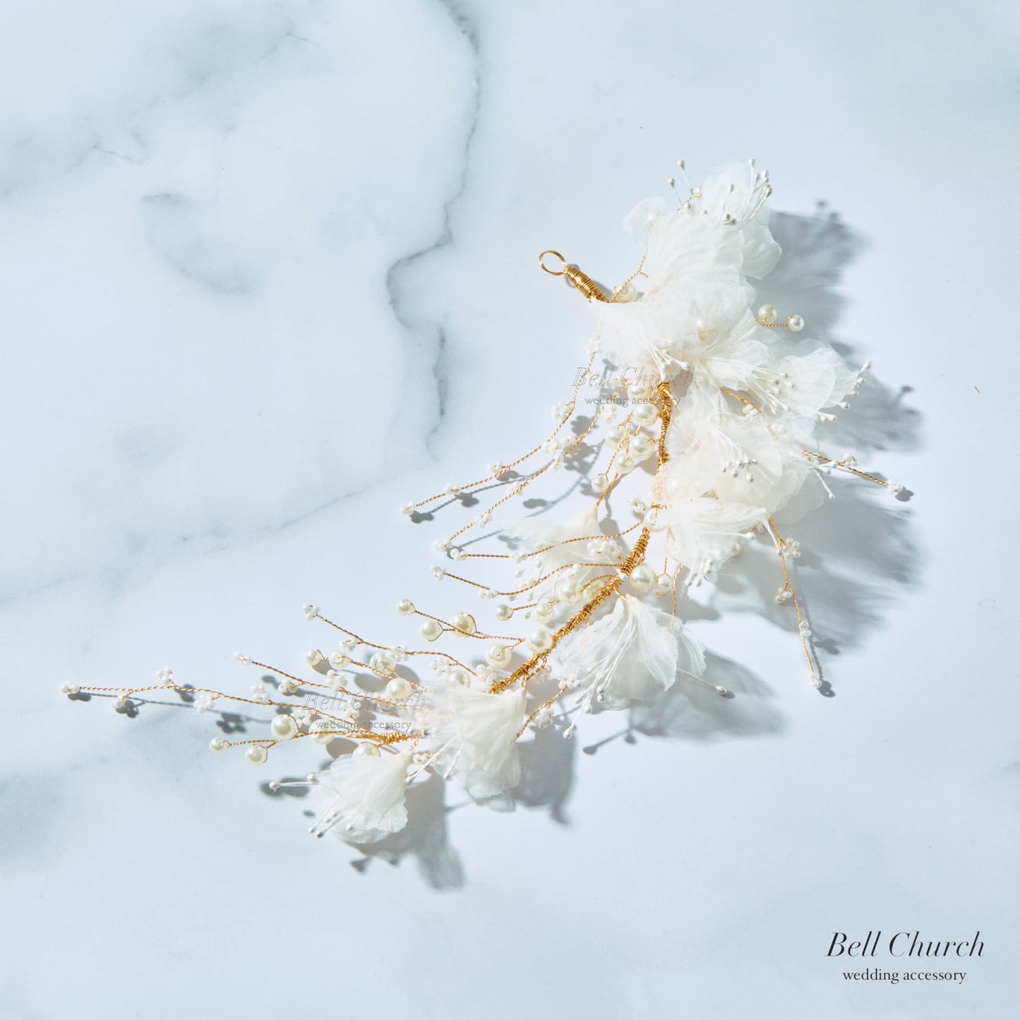 シフォンフラワー パール ヘアアクセサリー｜ホワイト ゴールド (BC-H43)｜ブライダルアクセサリー【結婚式　アクセサリー　ヘッドドレス　ヘアアクセサリー】