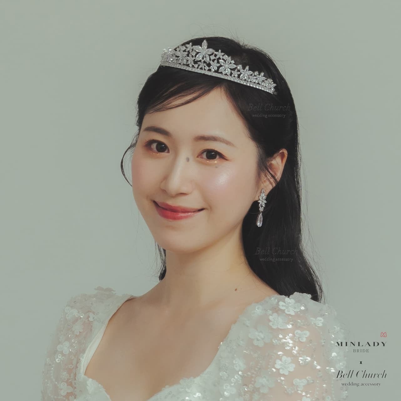 ティアラ | キュービックジルコニア | フラワーモチーフ | シルバー | (BC-T16)【結婚式　アクセサリー　ティアラ　ヘッドドレス　ヘアアクセサリー】