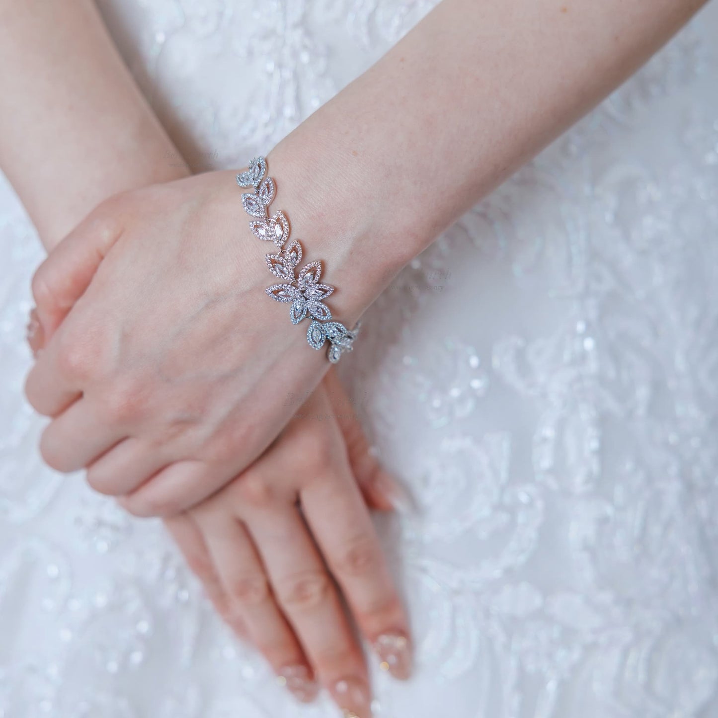 ウェディングブレスレット キュービックジルコニア クリスタル (BC-W1)【結婚式　アクセサリー　ブレスレット】