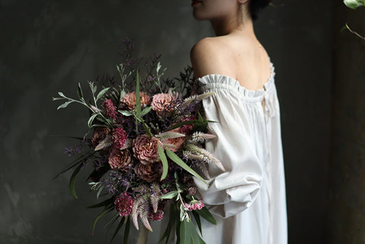 【生花】ニュアンスカラーのクラッチブーケ 【結婚式 フラワー 生花 ブーケ ブートニア】