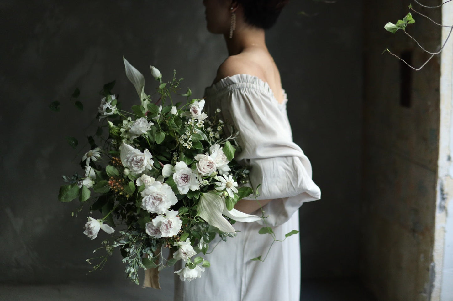 【生花】ナチュラルクラッチブーケ 【結婚式 フラワー 生花 ブーケ ブートニア】