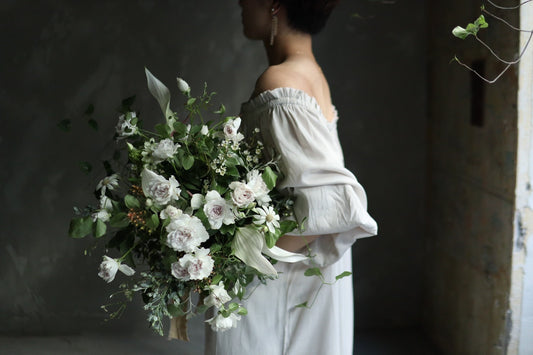 【生花】ナチュラルクラッチブーケ 【結婚式 フラワー 生花 ブーケ ブートニア】