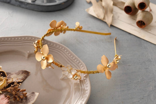 フラワーカチューシャ バックカチューシャ 袴 振袖 成人式 ヘアドレス カチューシャ【結婚式 ヘアアクセサリー】