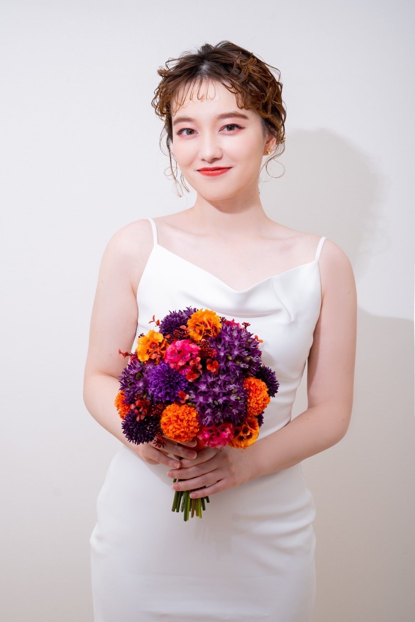 【レンタルブーケ】スカビオサ クラッチブーケ【花嫁 ウェディングブーケ レンタル ウェディングフォト】