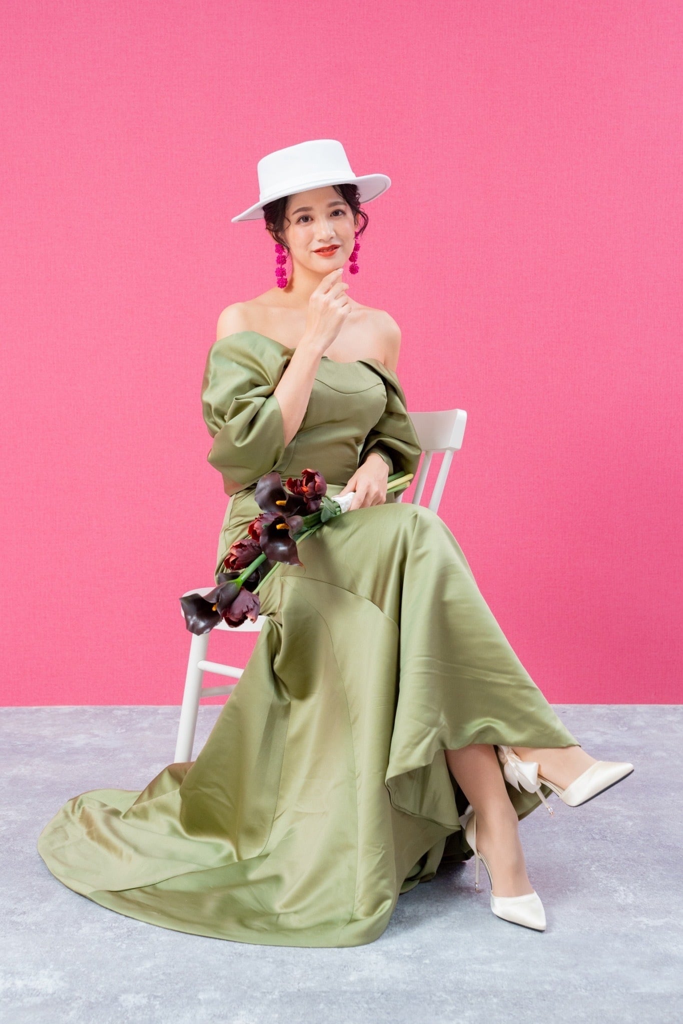 【レンタルブーケ】チューリップワインレッド クラッチブーケ 【花嫁 ウェディングブーケ レンタル ウェディングフォト】